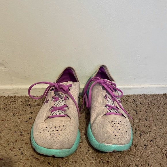 Under Armour shoes - Picture 4 of 4